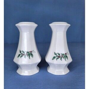 Christmastime Salt & Pepper Shakers NIKKO Japan Holly Berry White Christmas